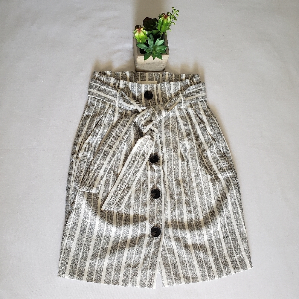 🌻SOLD! H&M striped skirt🌻 - Picture 1 of 1